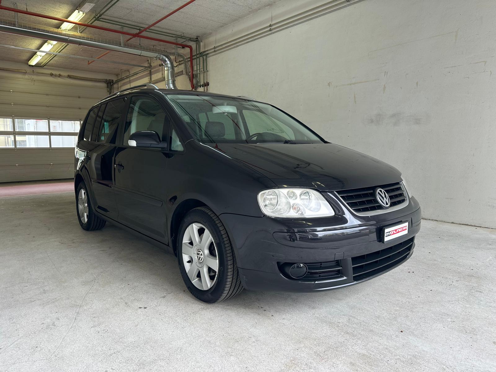 VW Touran 2.0 TDI Trendline-image-3