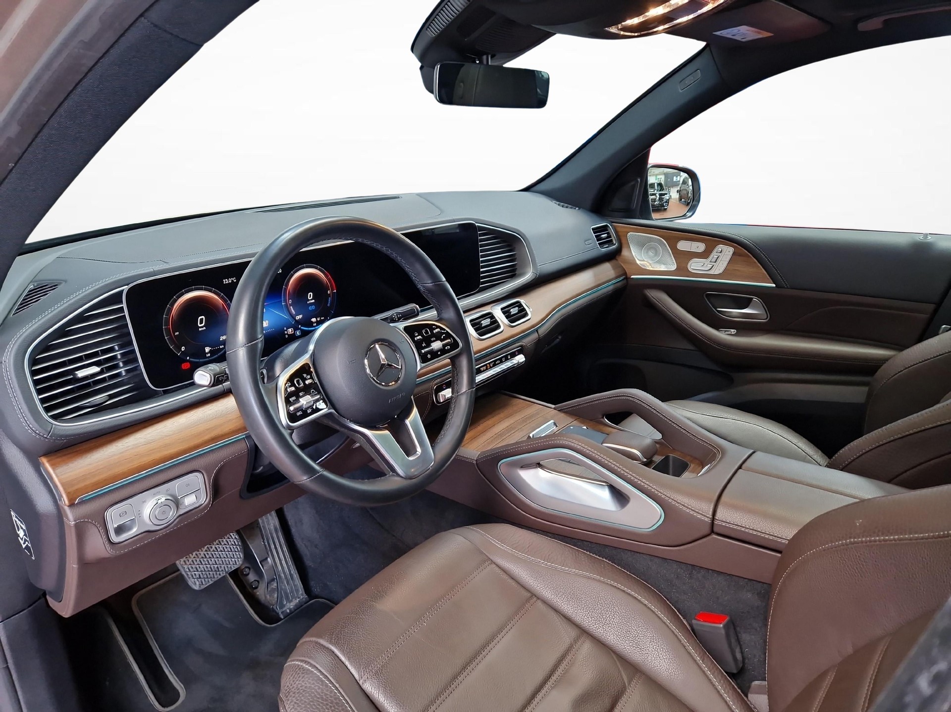 MERCEDES-BENZ GLE 350 de 4MATIC AMG Line-image-4