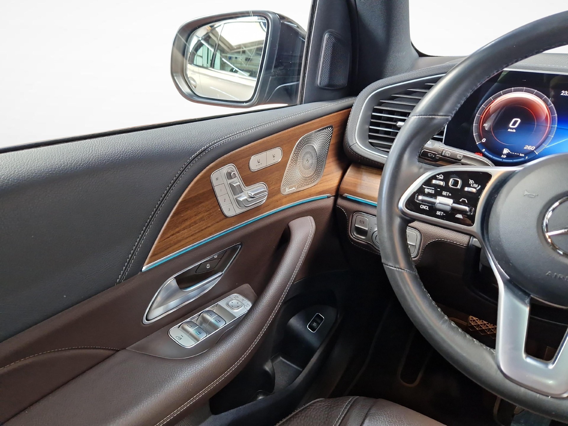 MERCEDES-BENZ GLE 350 de 4MATIC AMG Line-image-7