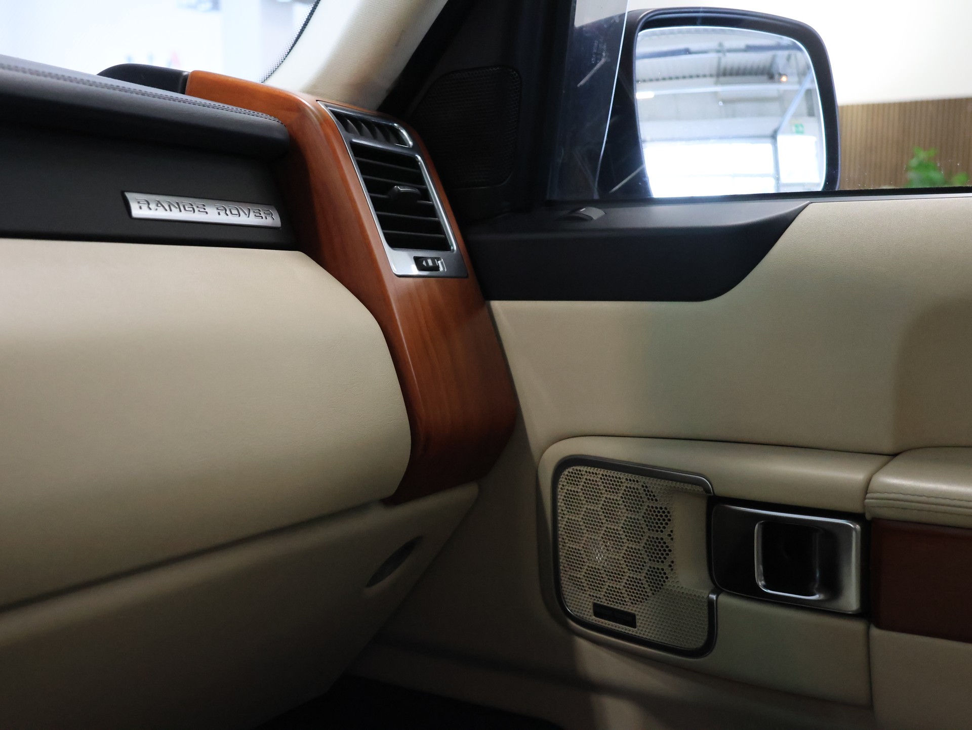 LAND ROVER Range Rover 4.4 TDV8 HSE Automatic *Panoramadach* *Rückfahrkamera* *Originaler Clarion 6-fach-CD-Wechsler*-image-20