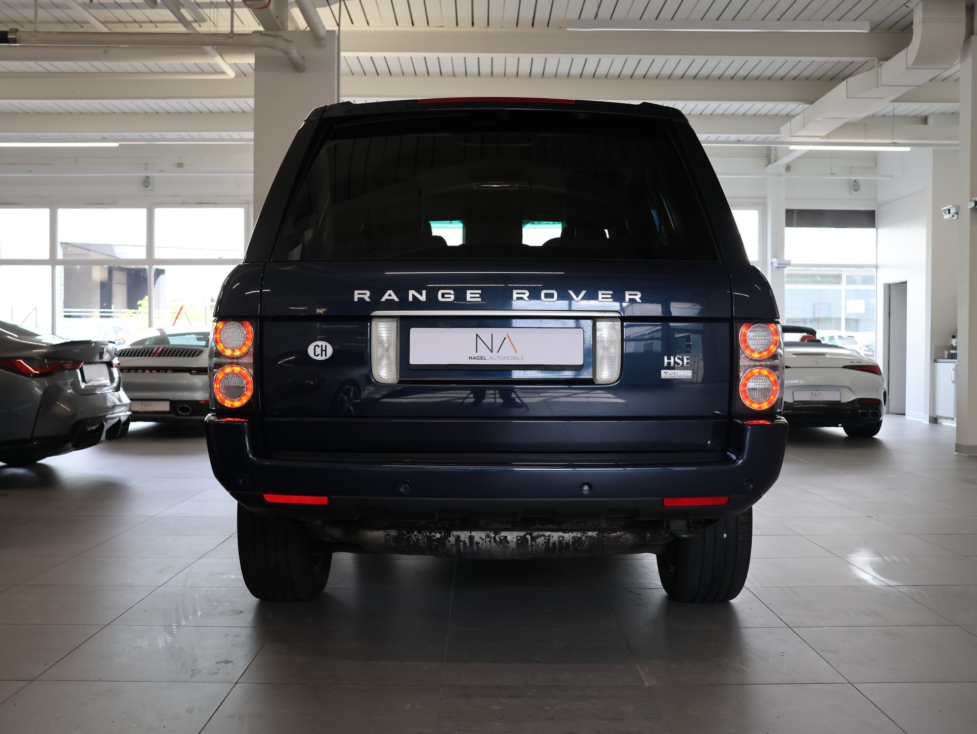 LAND ROVER Range Rover 4.4 TDV8 HSE Automatic *Panoramadach* *Rückfahrkamera* *Originaler Clarion 6-fach-CD-Wechsler*-image-4