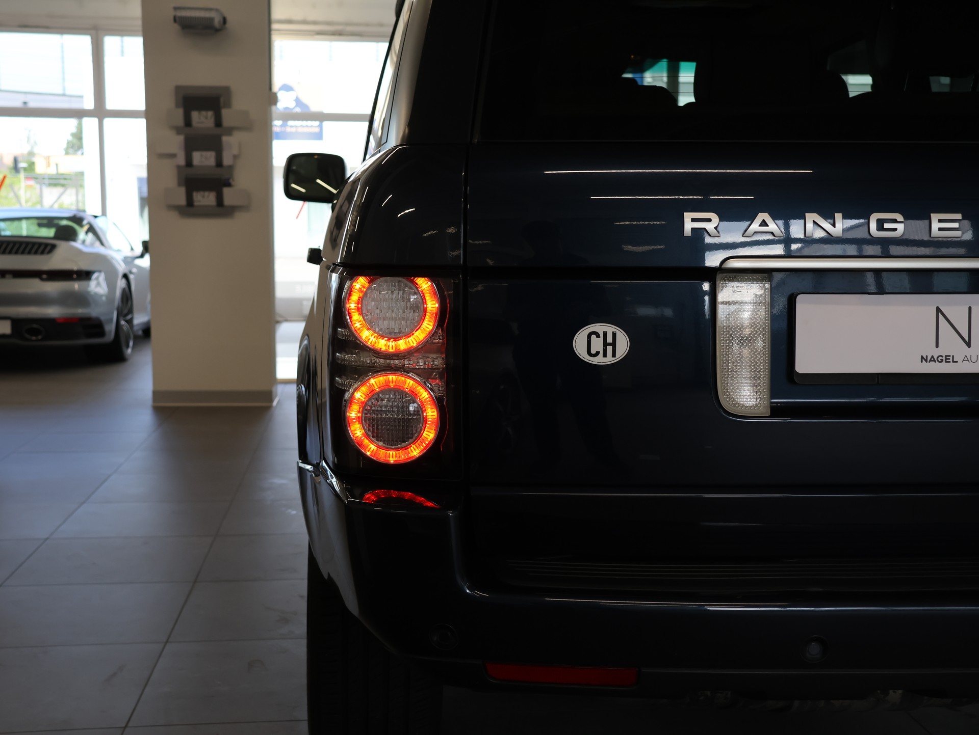 LAND ROVER Range Rover 4.4 TDV8 HSE Automatic *Panoramadach* *Rückfahrkamera* *Originaler Clarion 6-fach-CD-Wechsler*-image-31