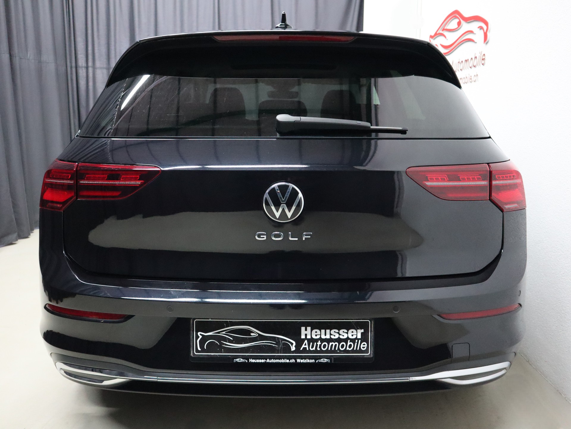 VW Golf 2.0 TDI Life DSG - Panorama - IQ Light - Navi - Head-Up - AHK - Kamera - 150 PS-image-5