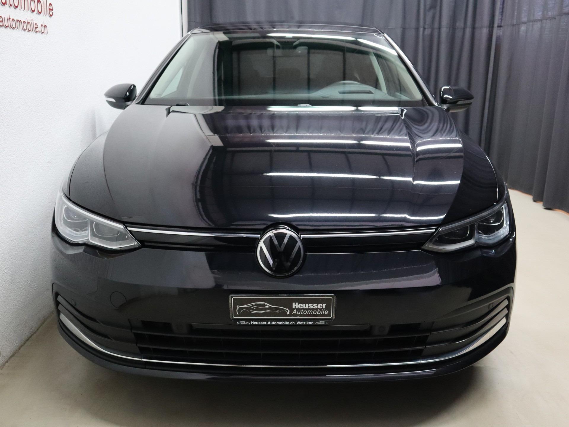 VW Golf 2.0 TDI Life DSG - Panorama - IQ Light - Navi - Head-Up - AHK - Kamera - 150 PS-image-6