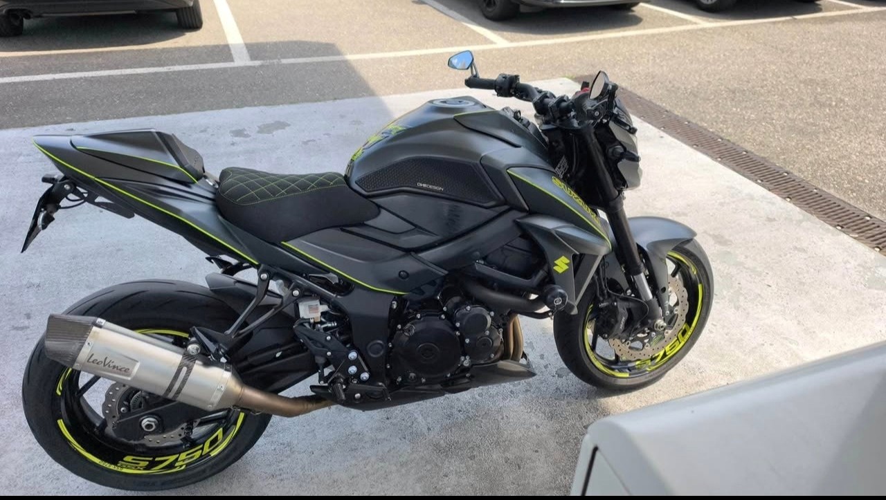 SUZUKI GSX-S 750 EVO 3-showroom-element-1