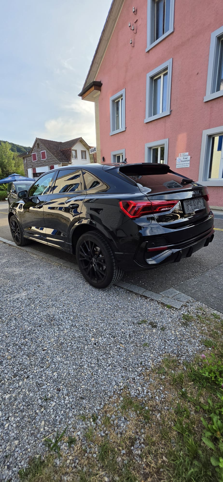 AUDI Q3 45 TFSI e S line S-tronic-image-2