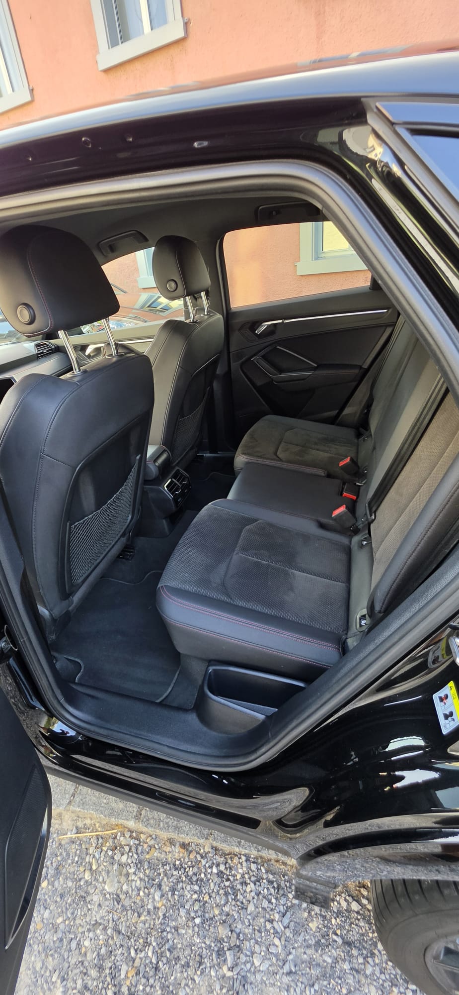 AUDI Q3 45 TFSI e S line S-tronic-image-10
