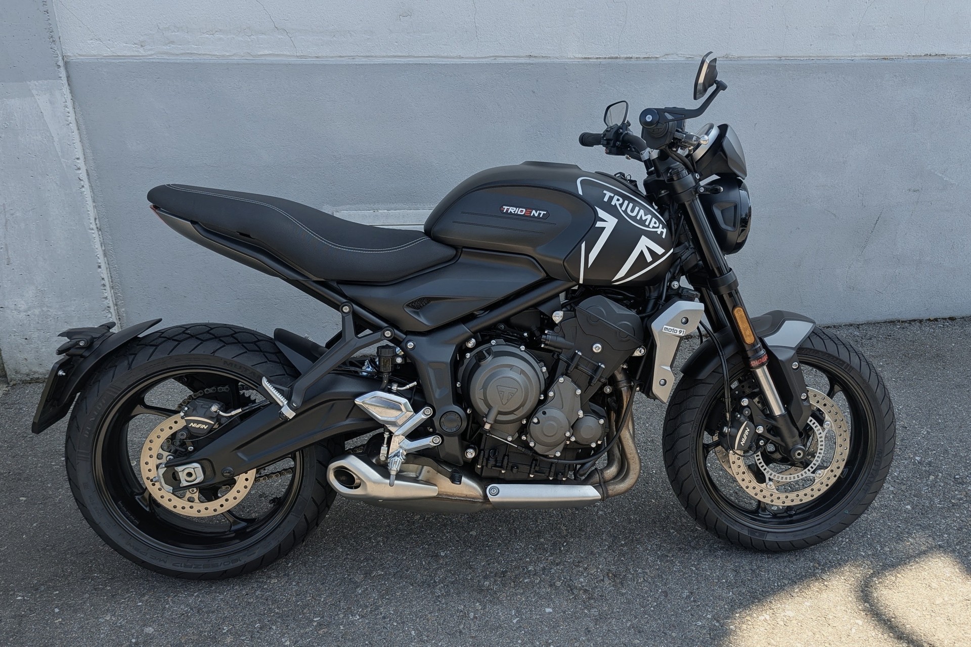 TRIUMPH Trident 660