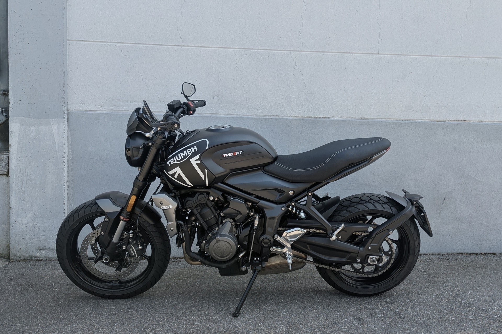 TRIUMPH Trident 660-showroom-element-1