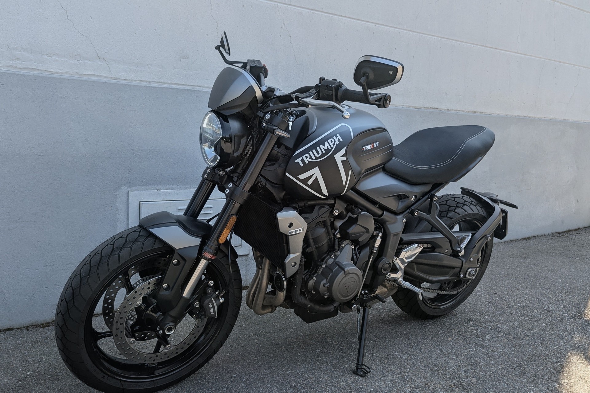 TRIUMPH Trident 660-showroom-element-3