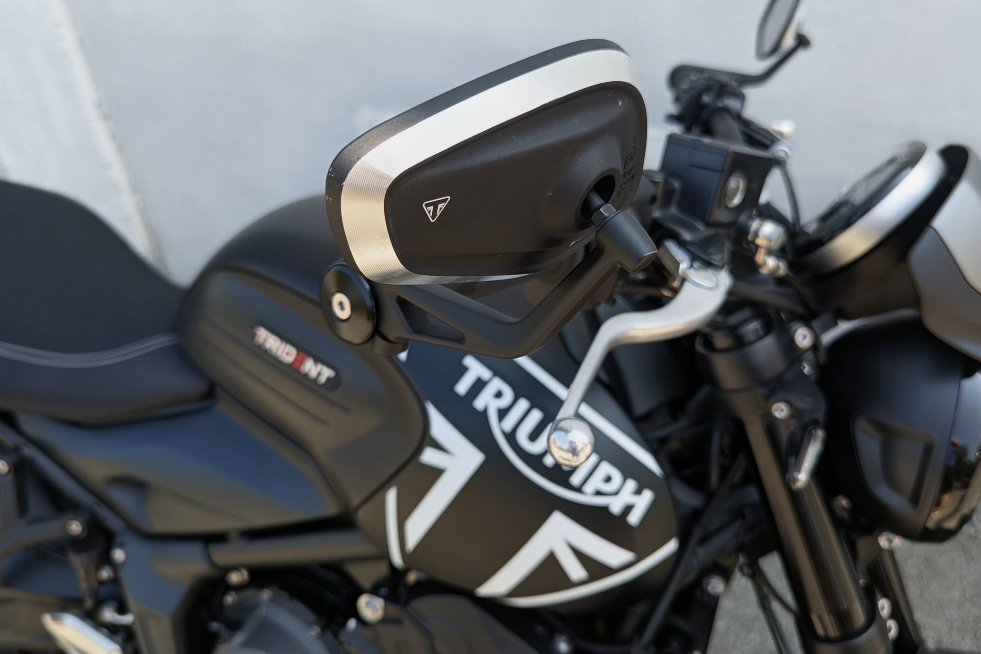 TRIUMPH Trident 660-image-10