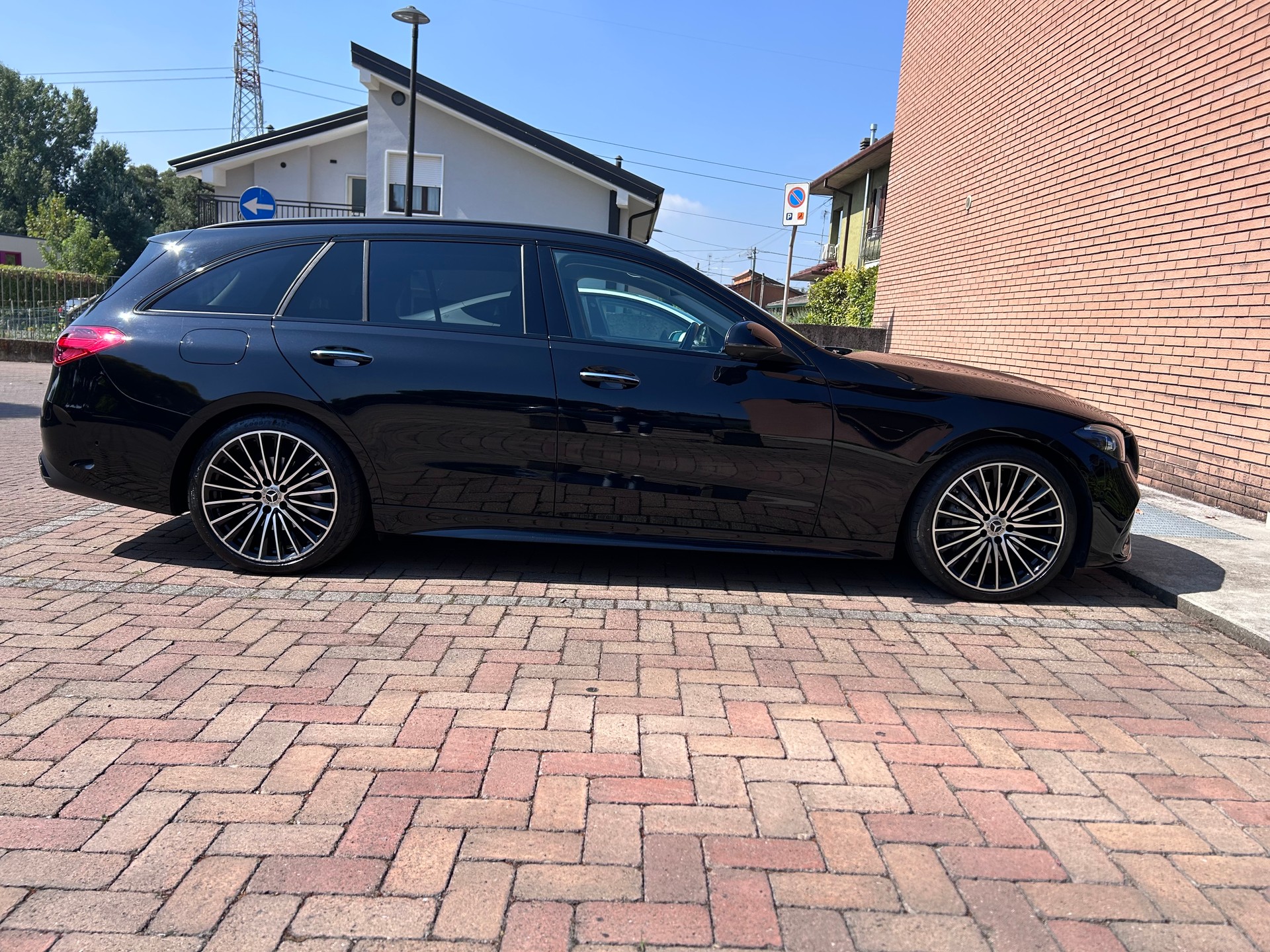MERCEDES-BENZ AMG Line-image-5
