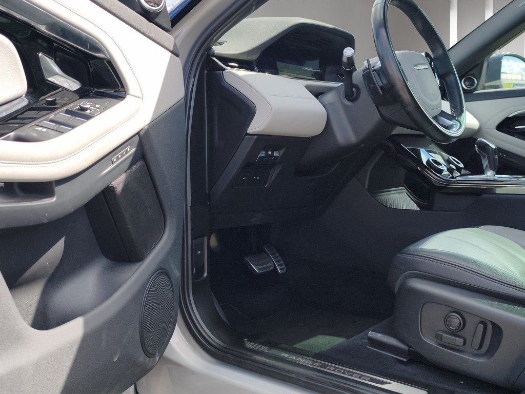 LAND ROVER Range Rover Evoque 2.0 T 250 First Edition-image-13