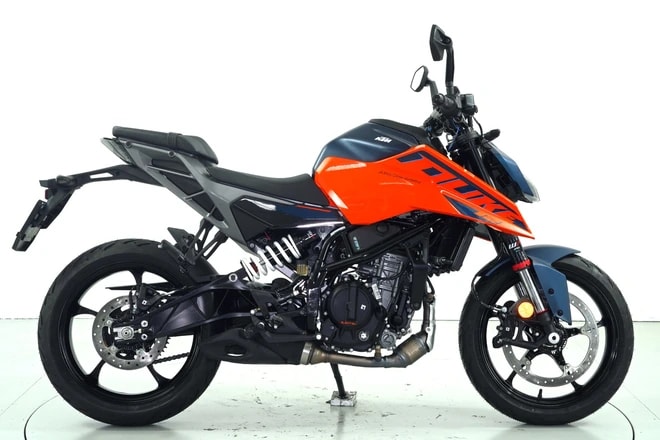 KTM Duke 125 ABS-showroom-element-3