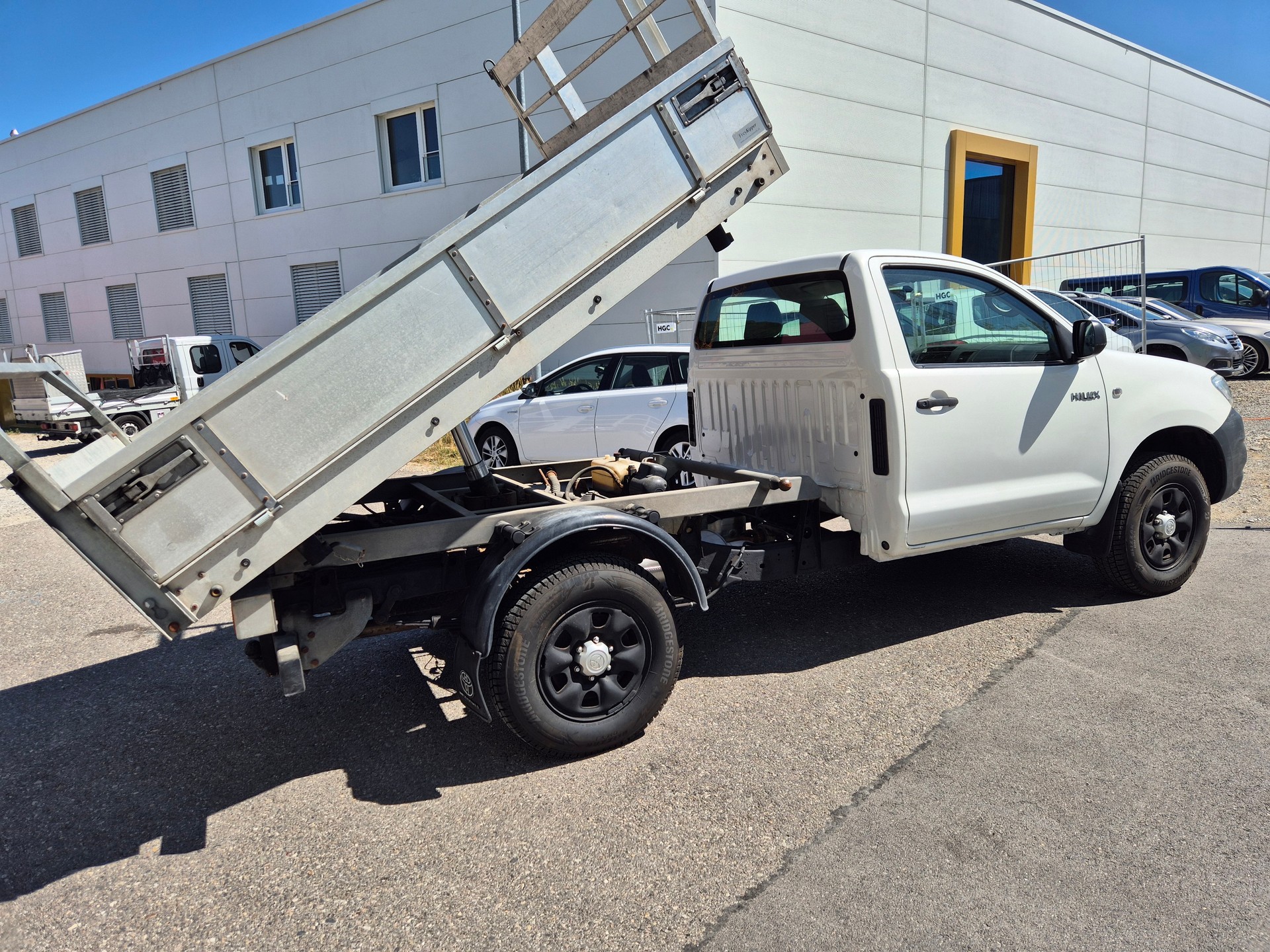TOYOTA Hilux 4x4 SingleCab LineaTerra-image-3