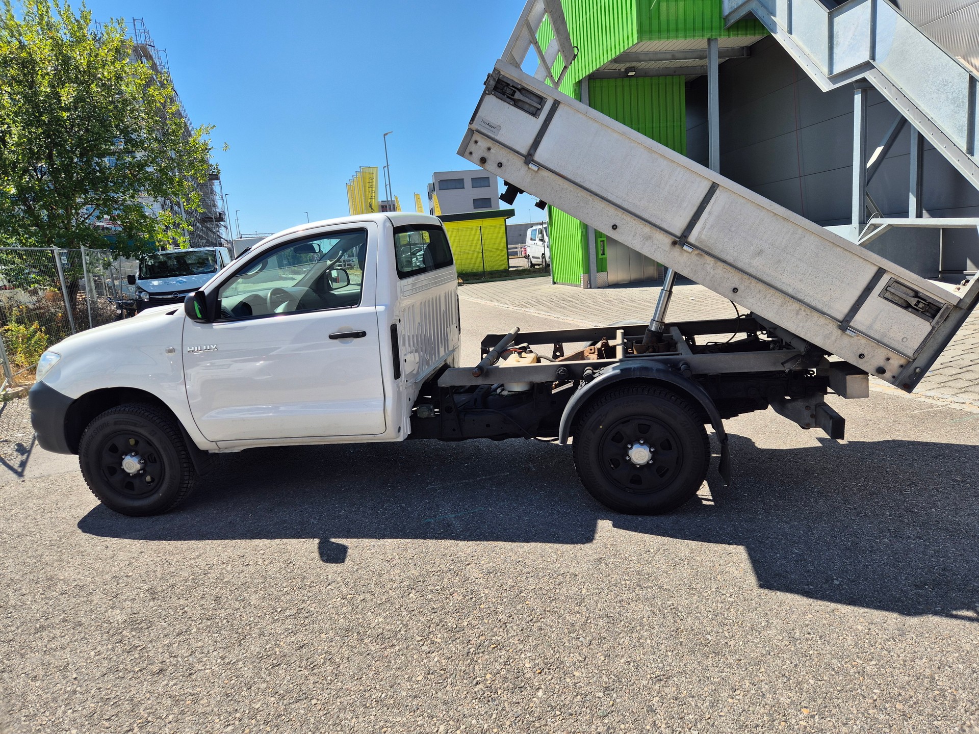 TOYOTA Hilux 4x4 SingleCab LineaTerra-image-2