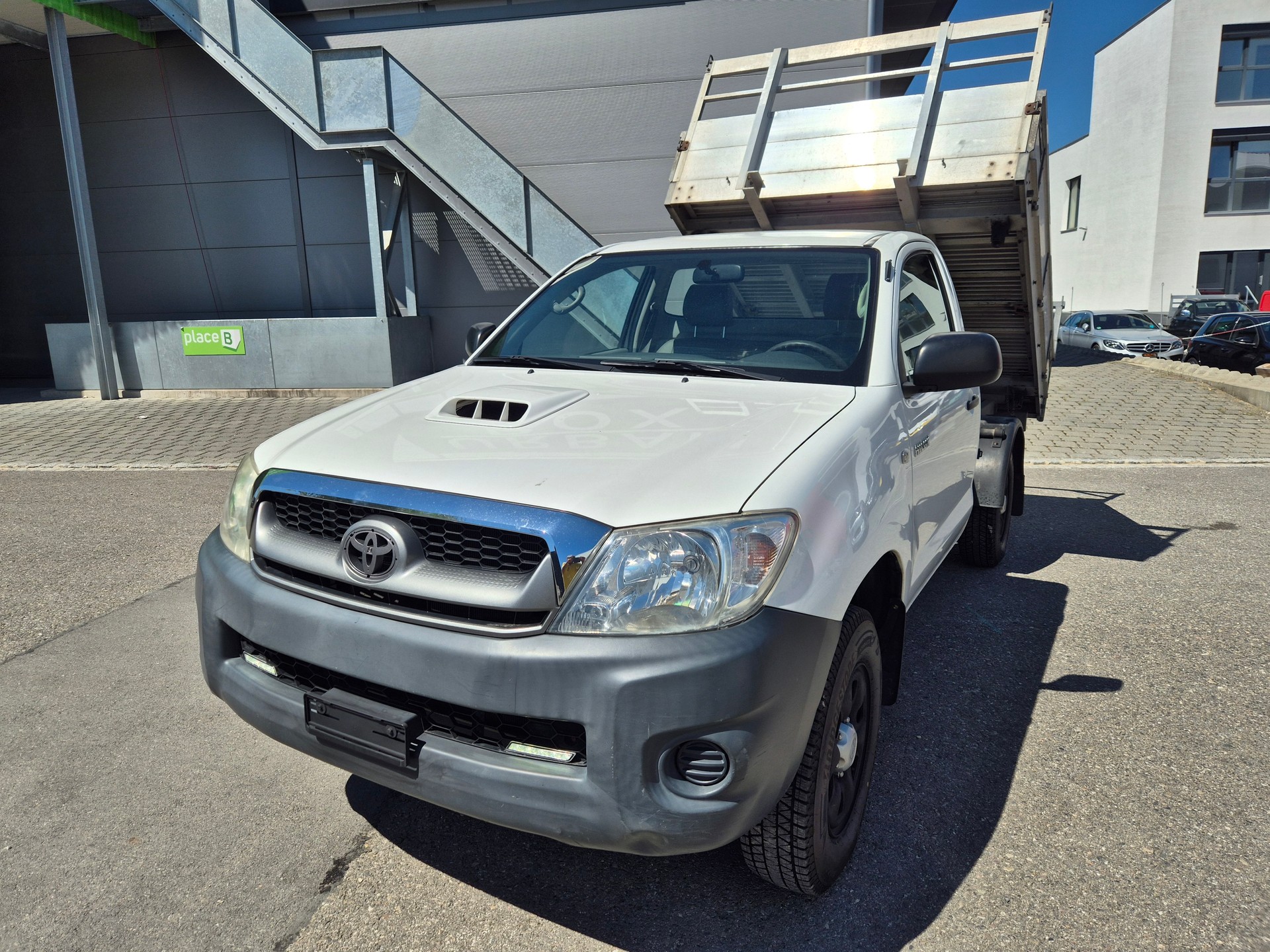 TOYOTA Hilux 4x4 SingleCab LineaTerra-image-0