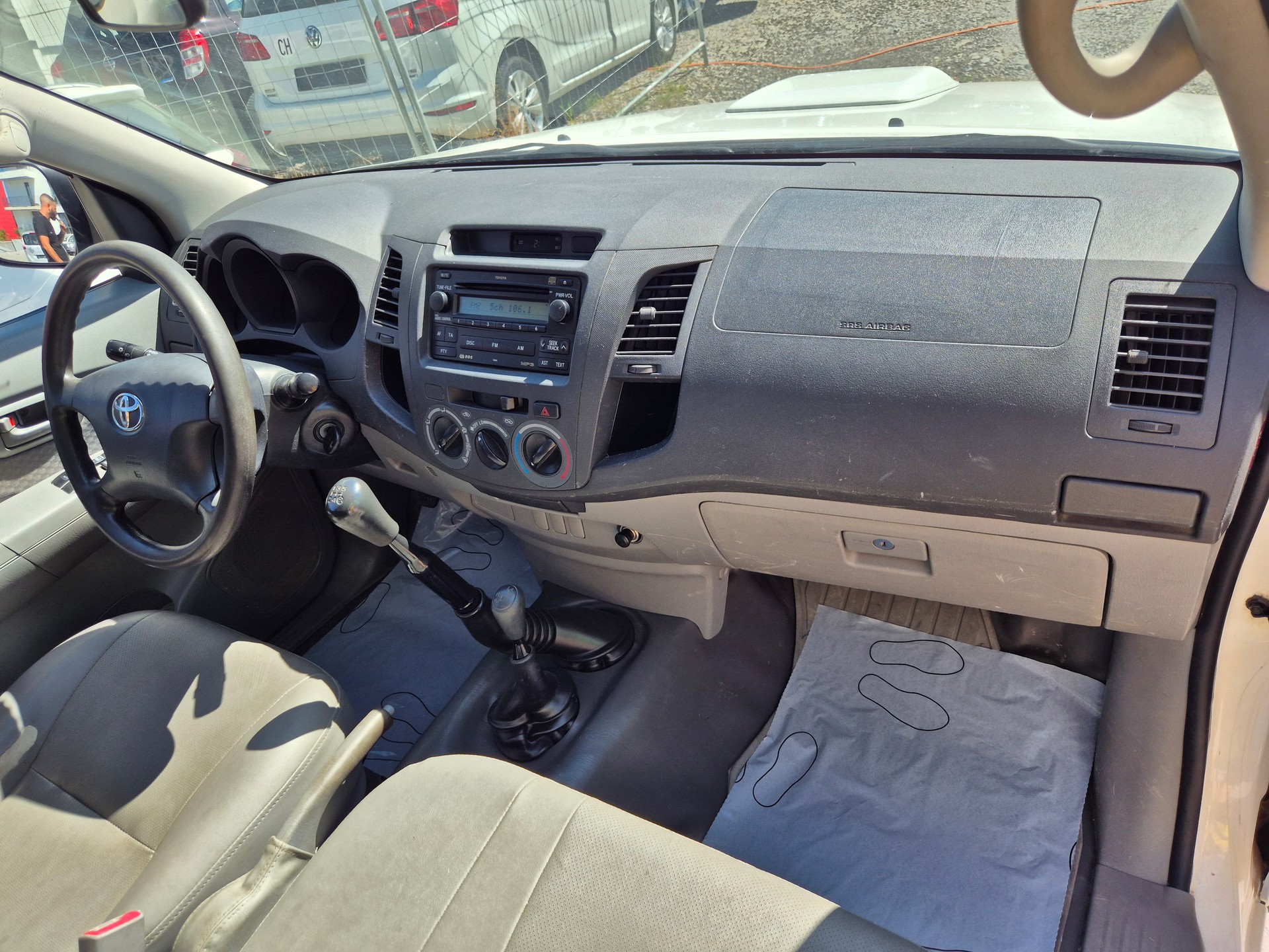 TOYOTA Hilux 4x4 SingleCab LineaTerra-image-8