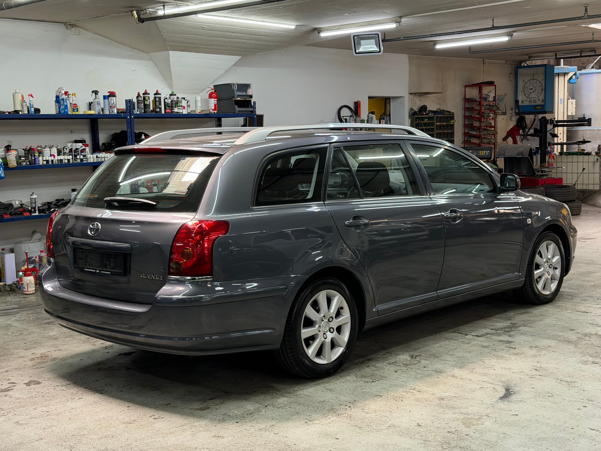 TOYOTA Avensis 2.2D-4 D Linea Sol Sportswagon-image-6