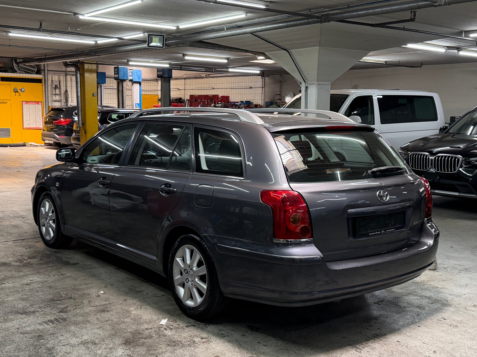 TOYOTA Avensis 2.2D-4 D Linea Sol Sportswagon-image-4