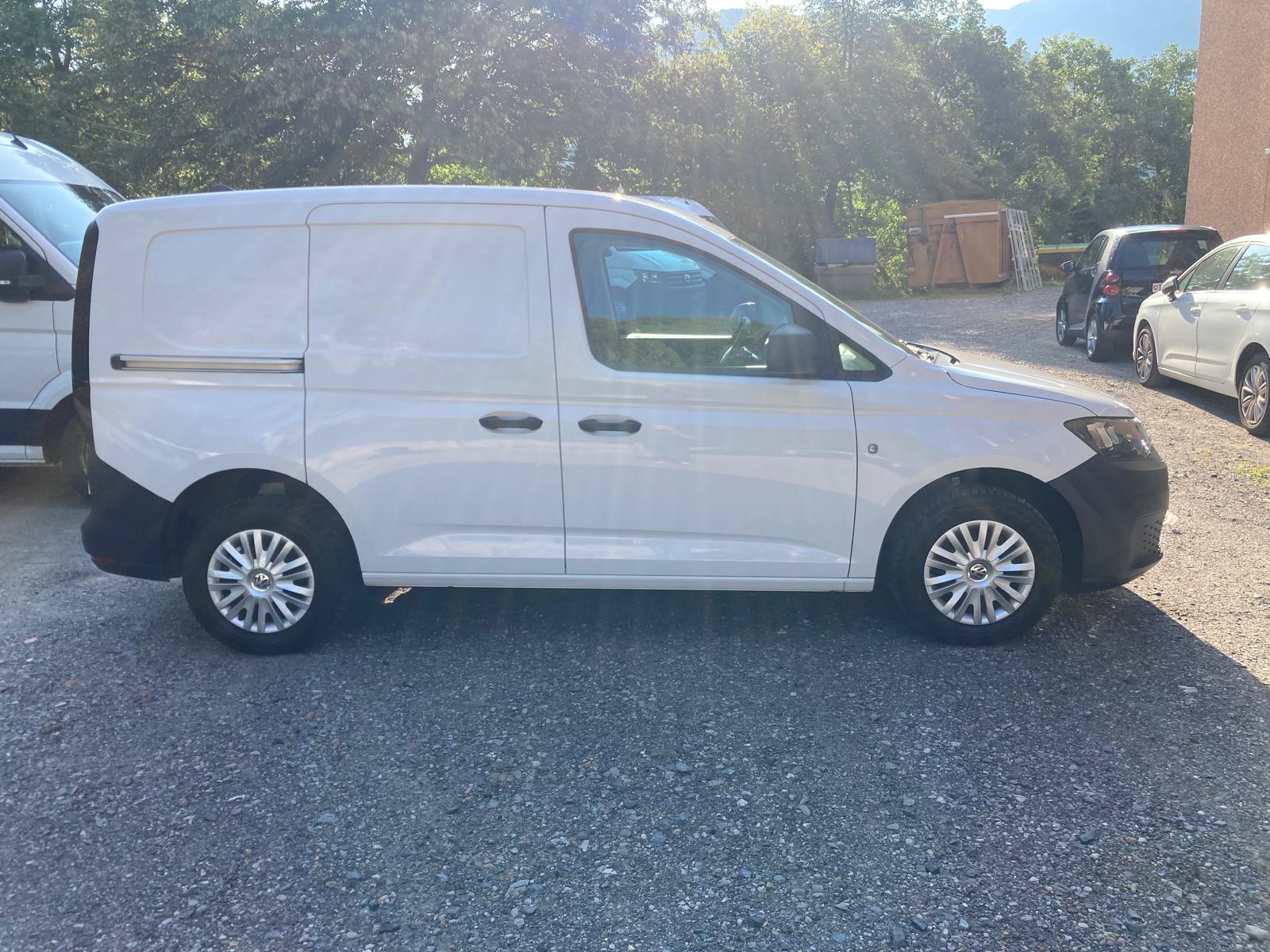 VW Caddy Cargo 2.0TDI Entry-image-7