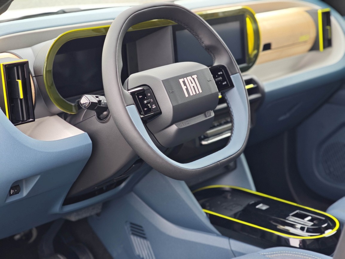 FIAT Grande Panda 1.2 Hybrid La Prima-image-6