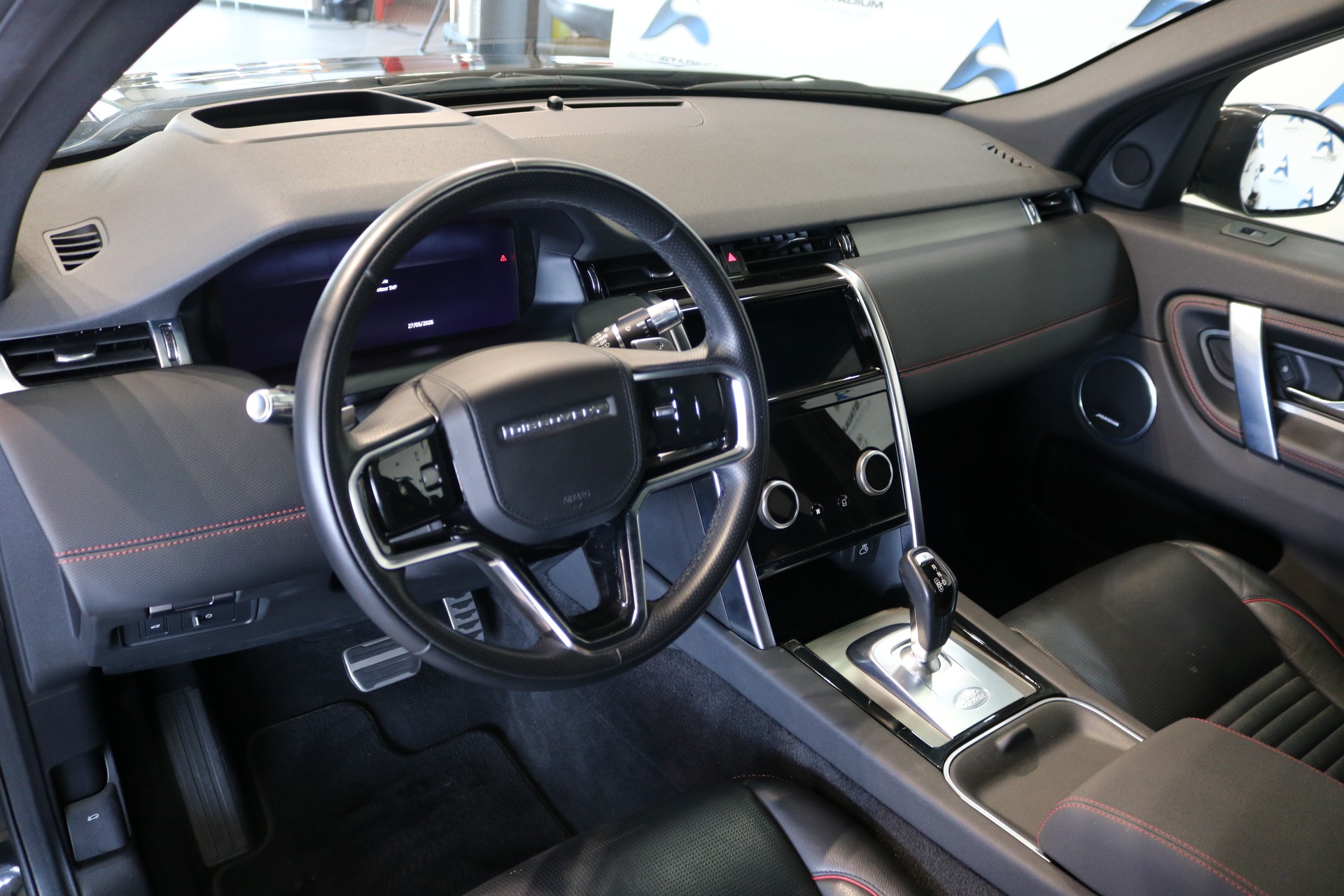 LAND ROVER Discovery Sport R Dyn P250 2.0 Si4 MHEV Base AT9-image-4