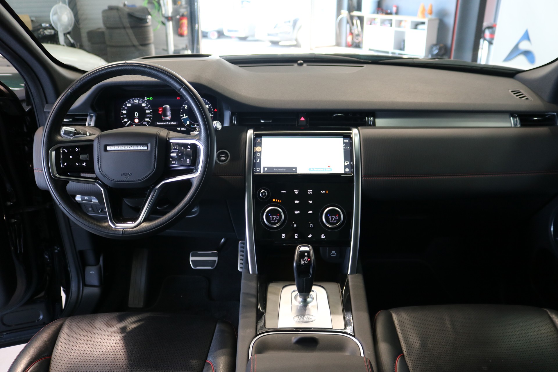 LAND ROVER Discovery Sport R Dyn P250 2.0 Si4 MHEV Base AT9-image-39
