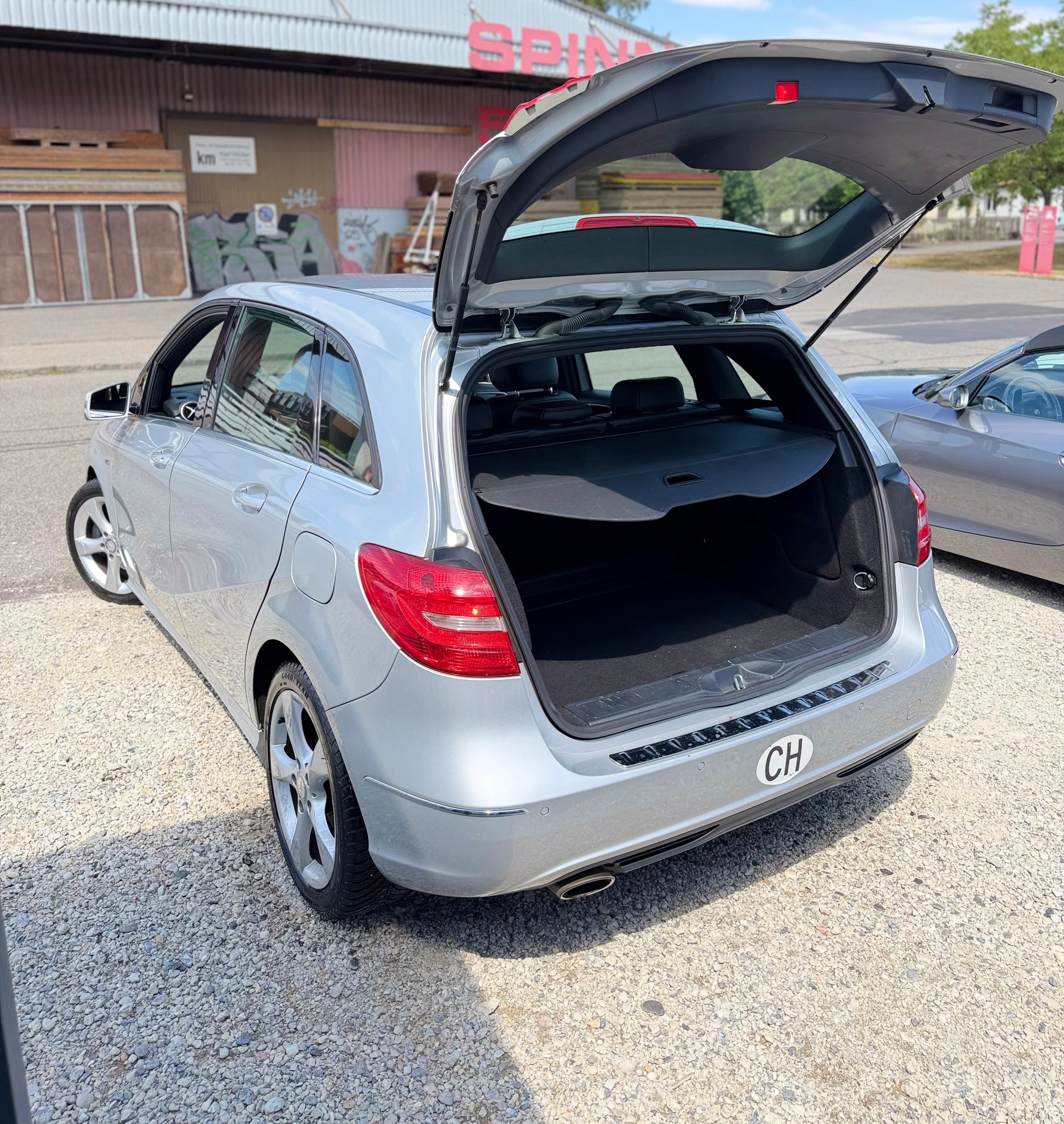 MERCEDES-BENZ B 180 Active Edition **Ab MFK **Bluetooth**-image-14