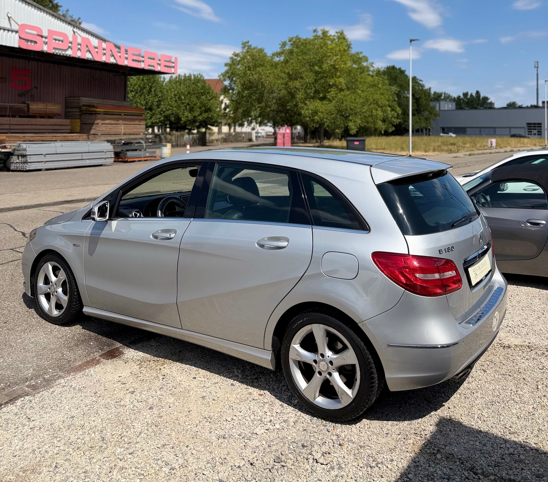 MERCEDES-BENZ B 180 Active Edition **Ab MFK **Bluetooth**-image-9