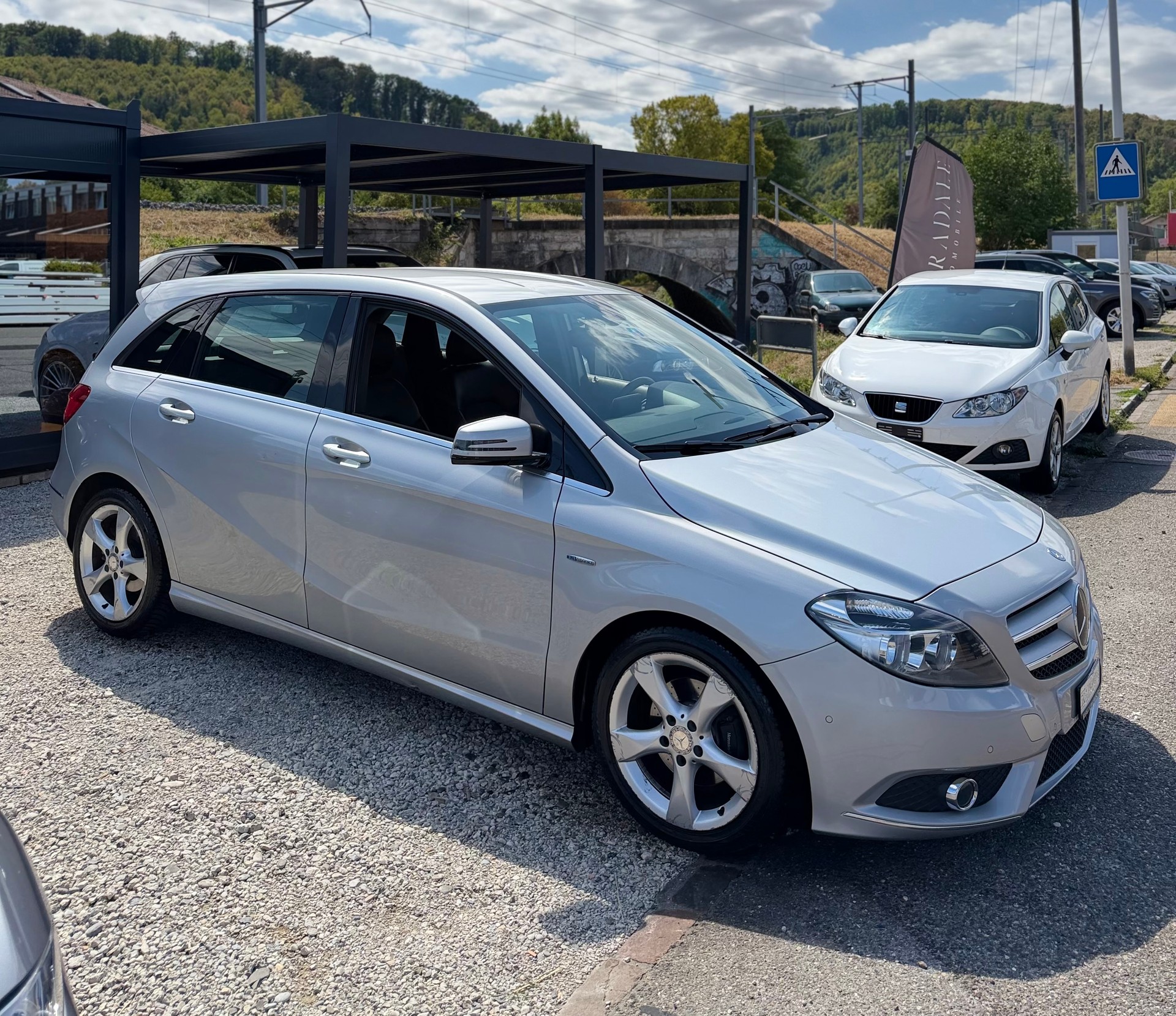 MERCEDES-BENZ B 180 Active Edition **Ab MFK **Bluetooth**-image-2