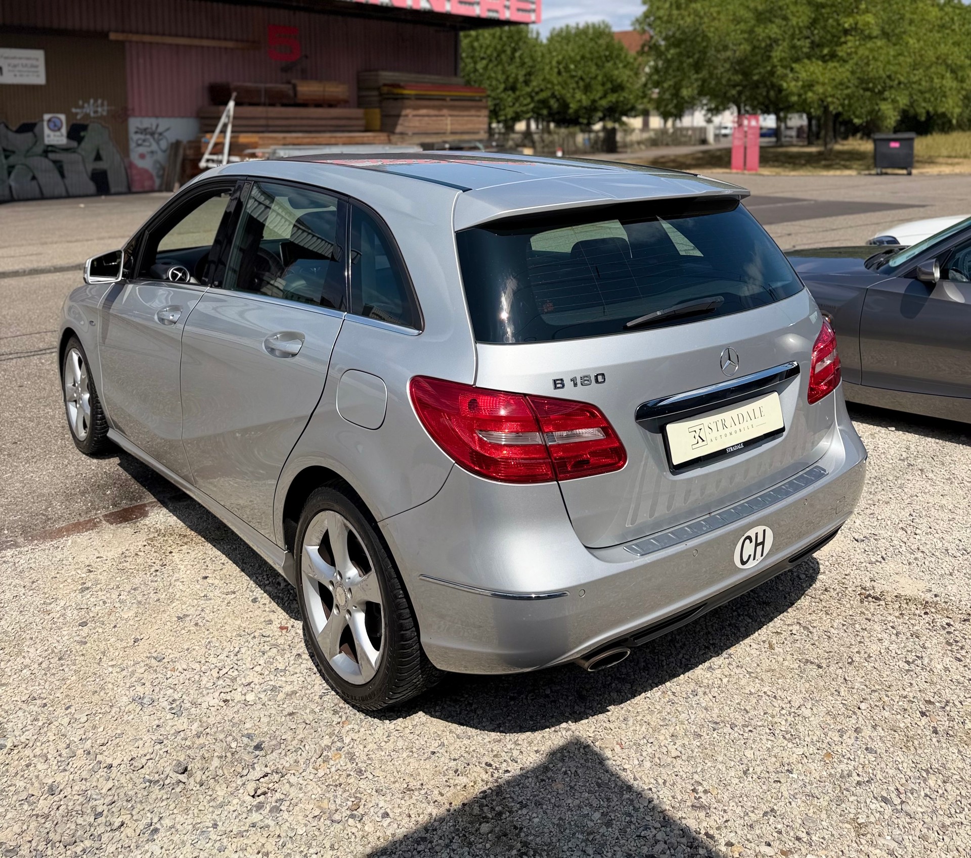 MERCEDES-BENZ B 180 Active Edition **Ab MFK **Bluetooth**-image-10