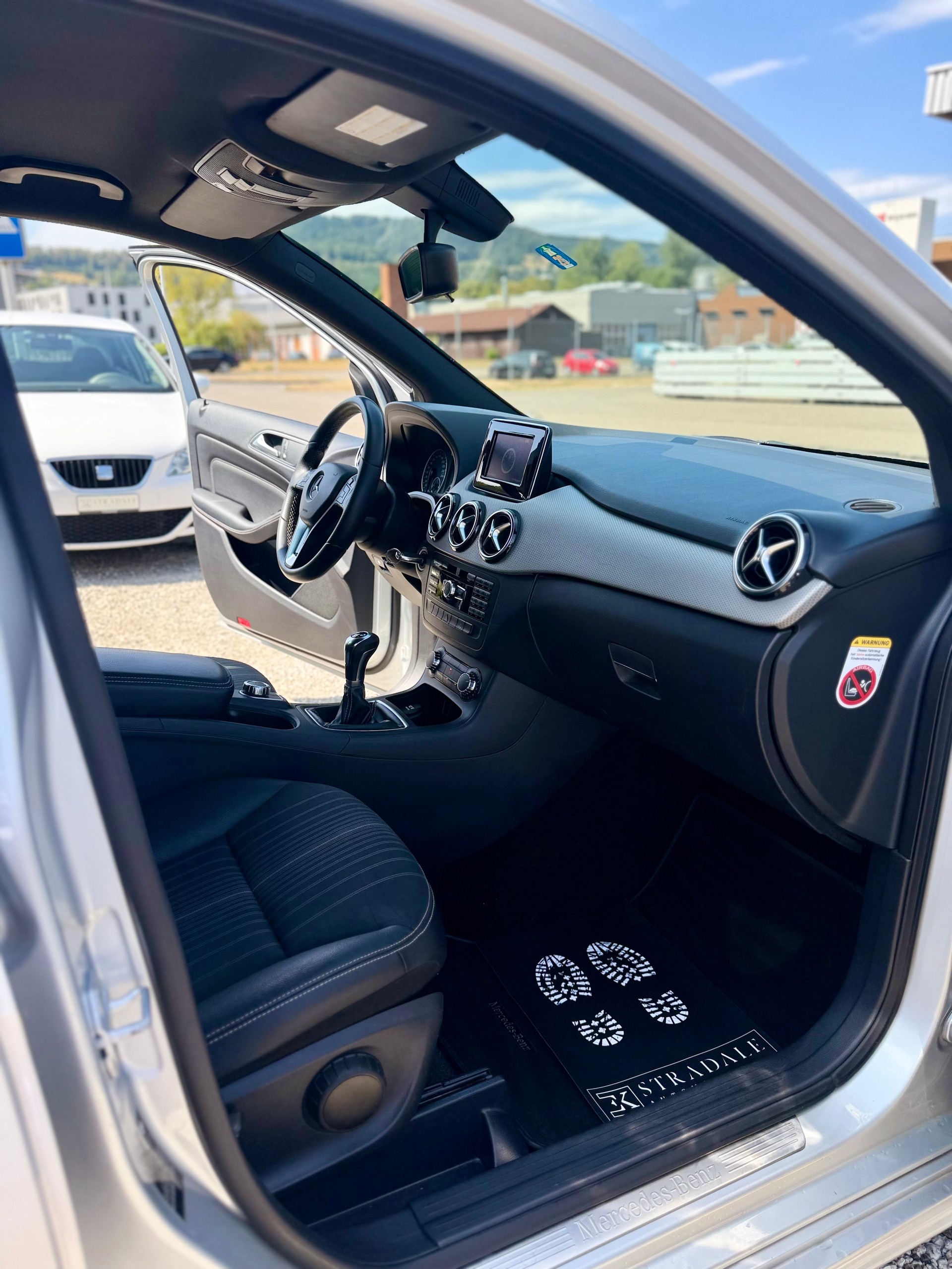 MERCEDES-BENZ B 180 Active Edition **Ab MFK **Bluetooth**-image-12