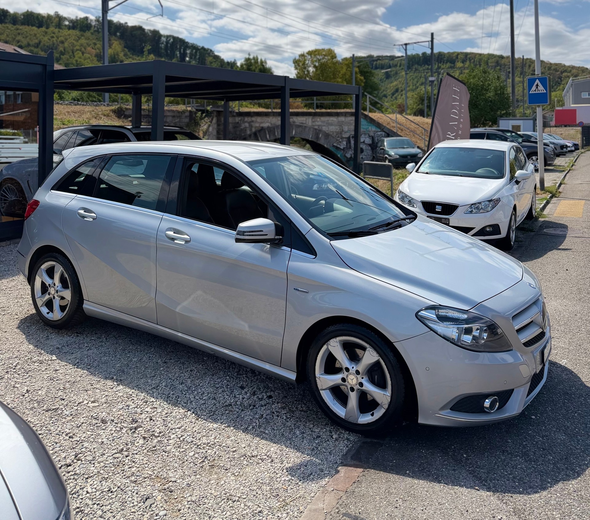 MERCEDES-BENZ B 180 Active Edition **Ab MFK **Bluetooth**-image-3