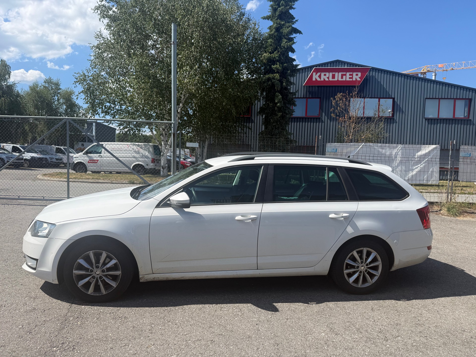 SKODA Octavia Combi 1.4 TSI Ambition-image-3