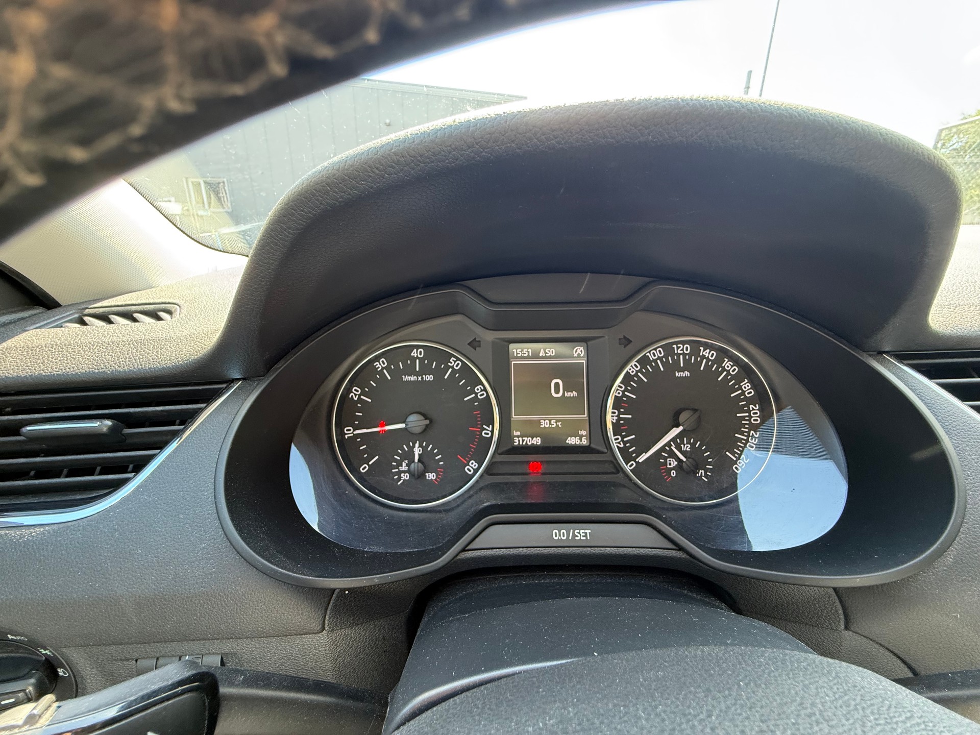 SKODA Octavia Combi 1.4 TSI Ambition-image-9