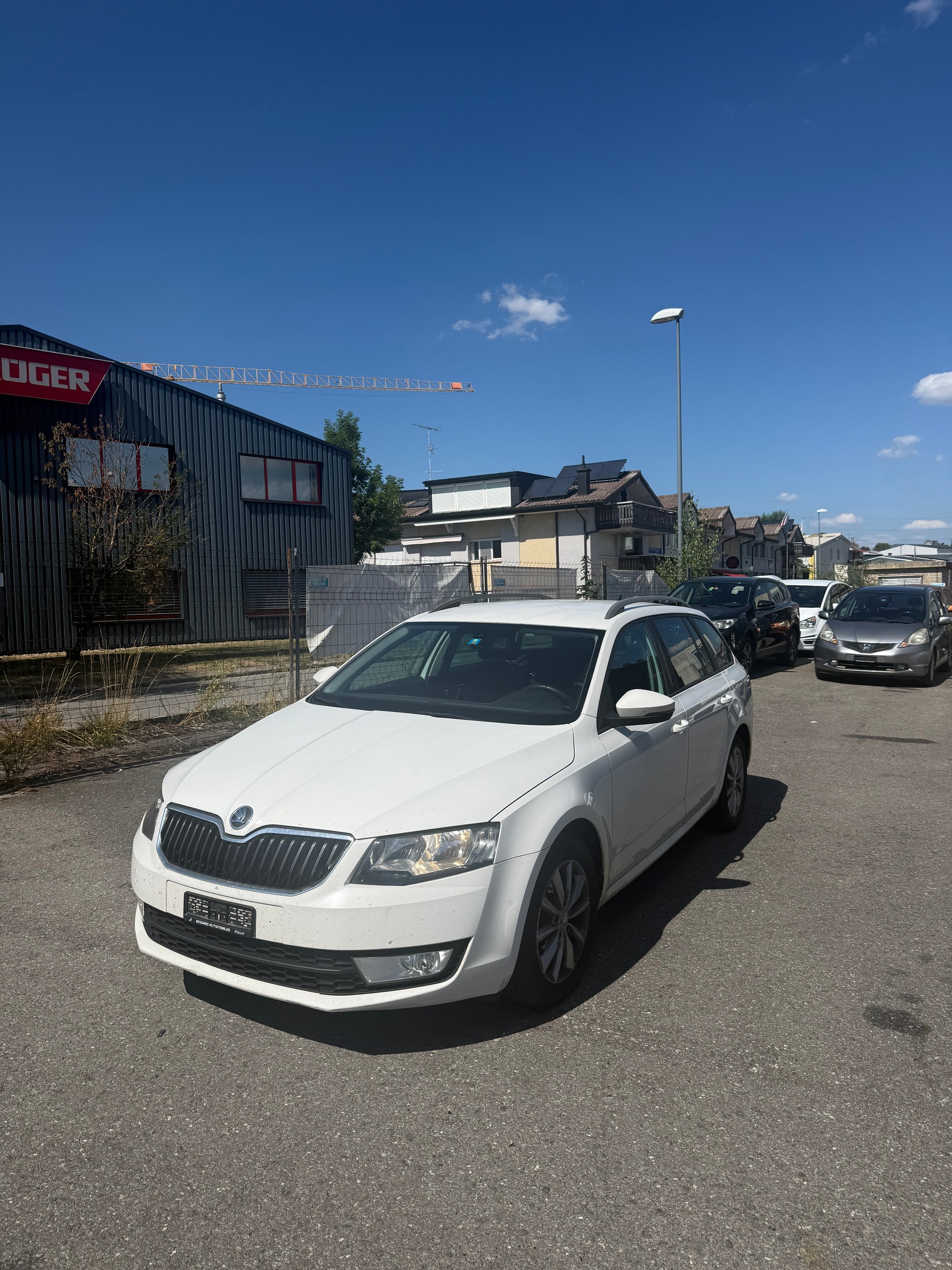 SKODA Octavia Combi 1.4 TSI Ambition-image-2