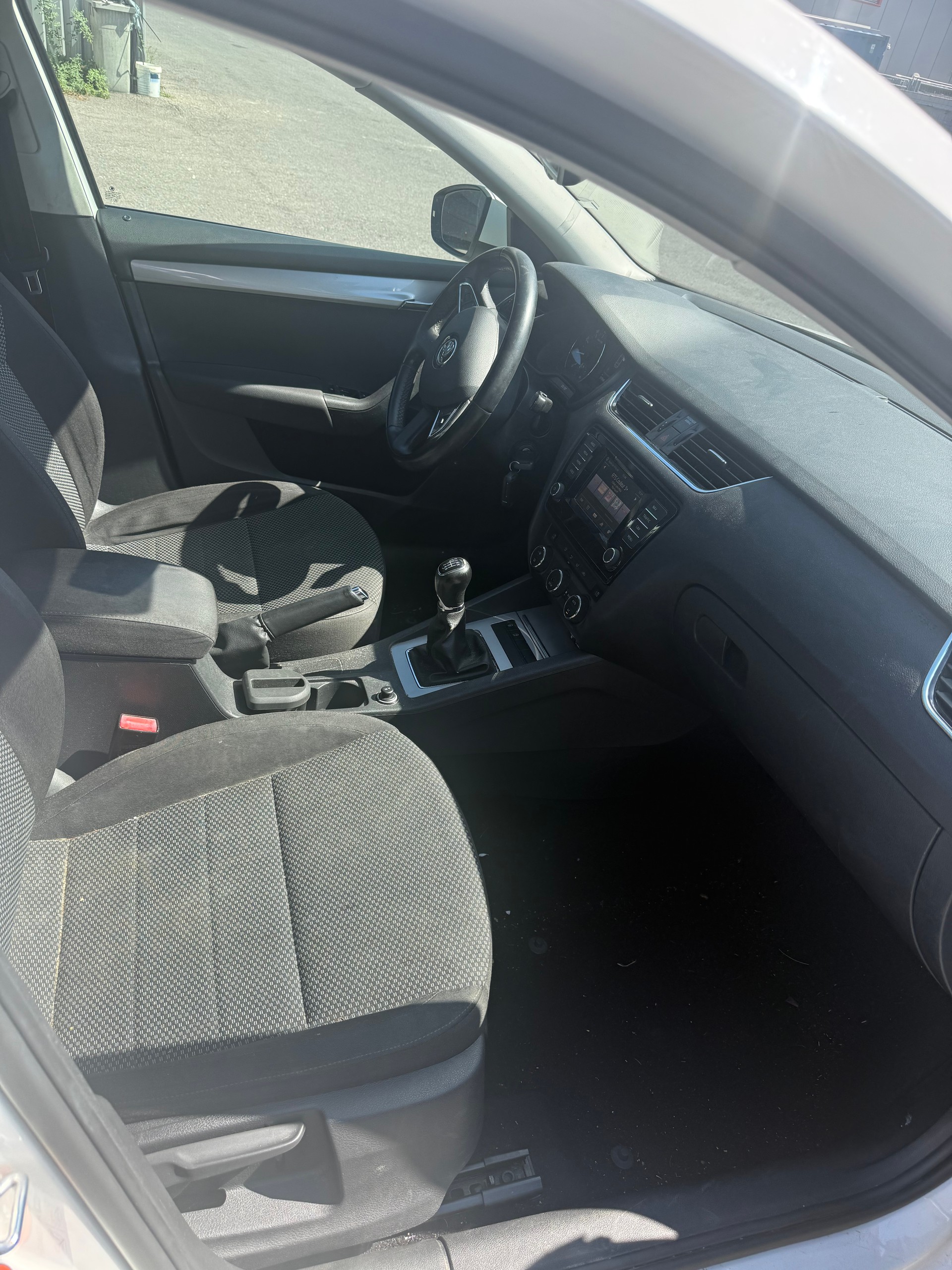 SKODA Octavia Combi 1.4 TSI Ambition-image-6