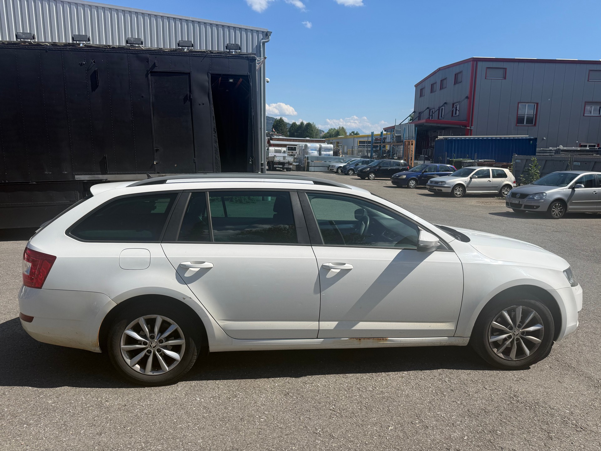 SKODA Octavia Combi 1.4 TSI Ambition-image-4