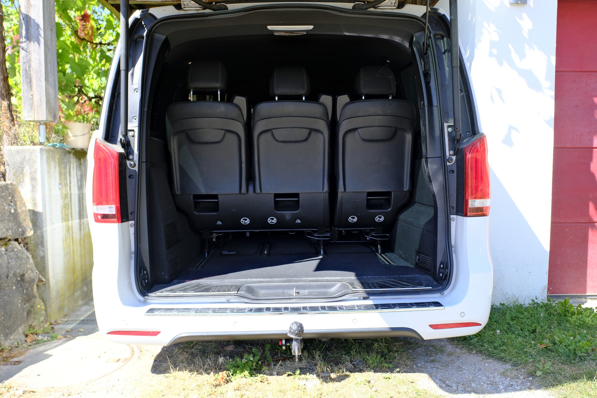 MERCEDES-BENZ V 250 d Swiss Edition AMG-image-2
