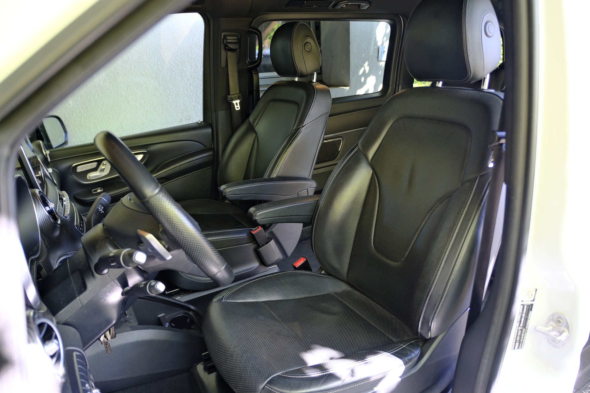 MERCEDES-BENZ V 250 d Swiss Edition AMG-image-4