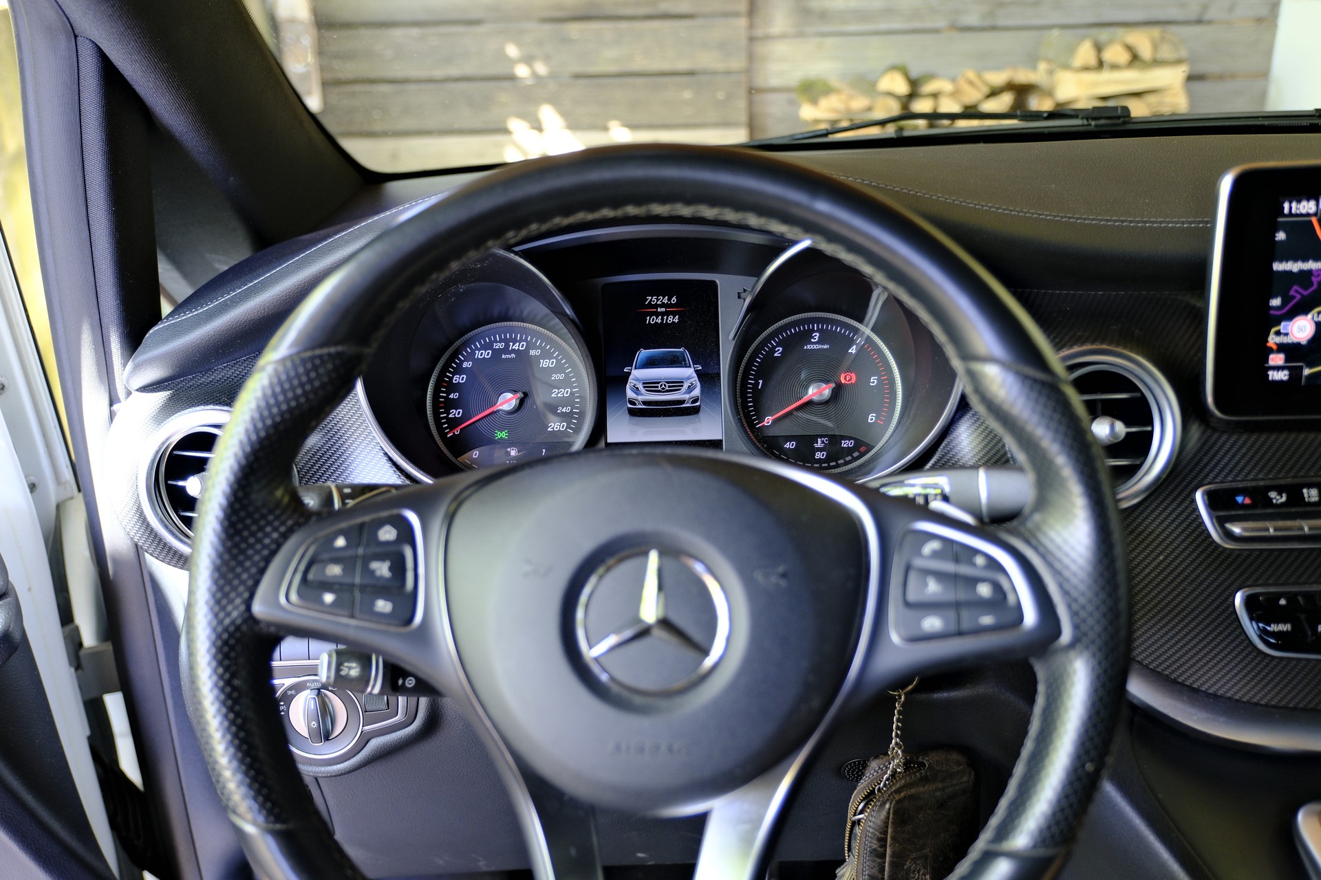MERCEDES-BENZ V 250 d Swiss Edition AMG-image-3