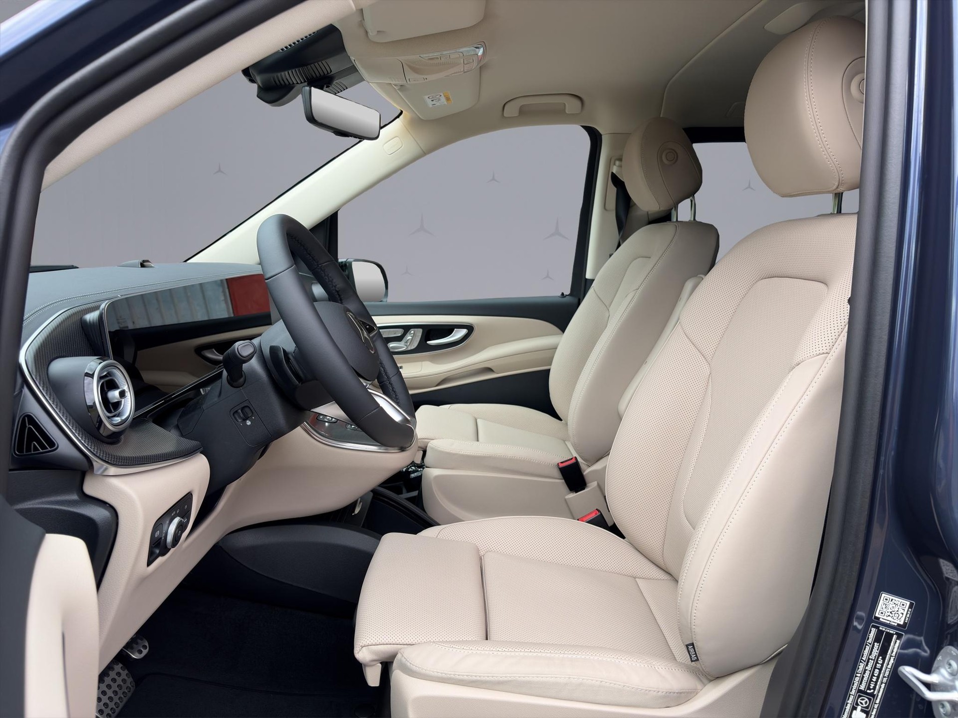 MERCEDES-BENZ V 300 d Swiss Ed. lang 4matic Van-image-8