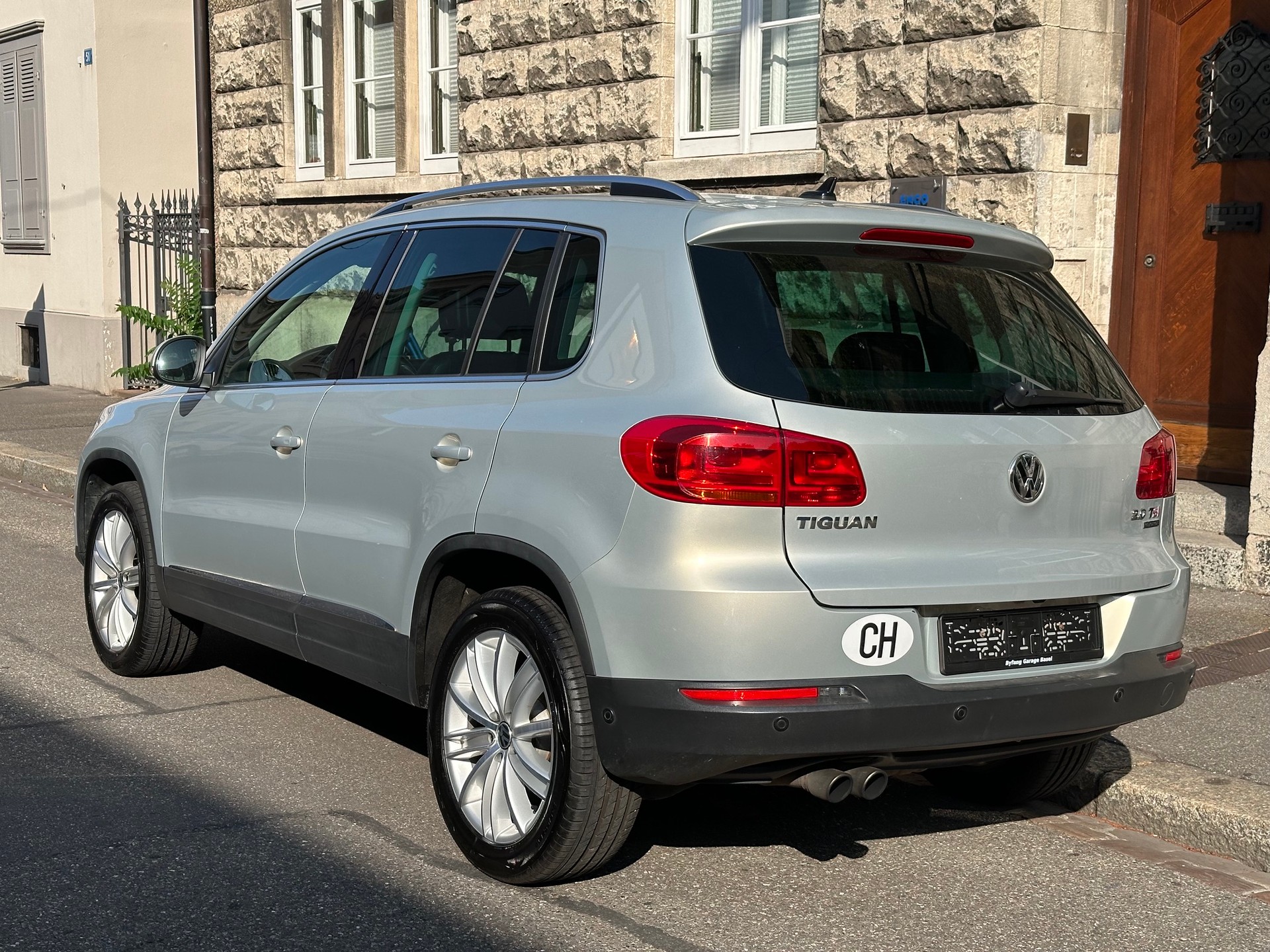 VW Tiguan 2.0 TSI Track&Style 4Motion DSG-image-2