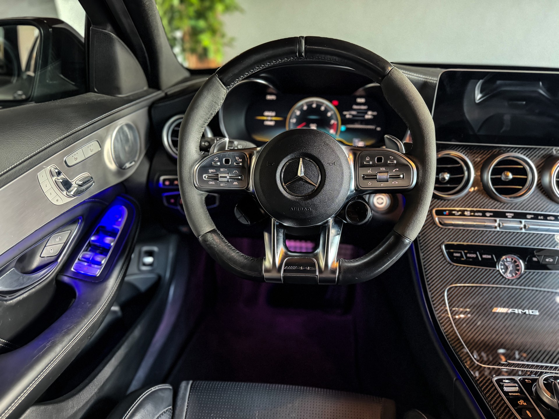 MERCEDES-BENZ C 63 S AMG-image-11