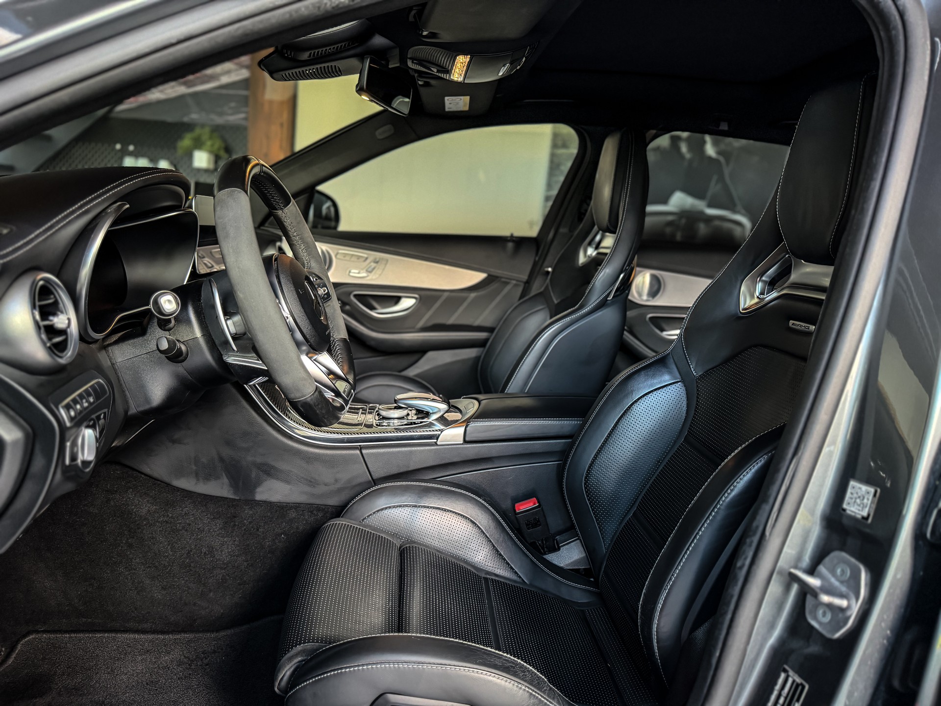 MERCEDES-BENZ C 63 S AMG-image-12