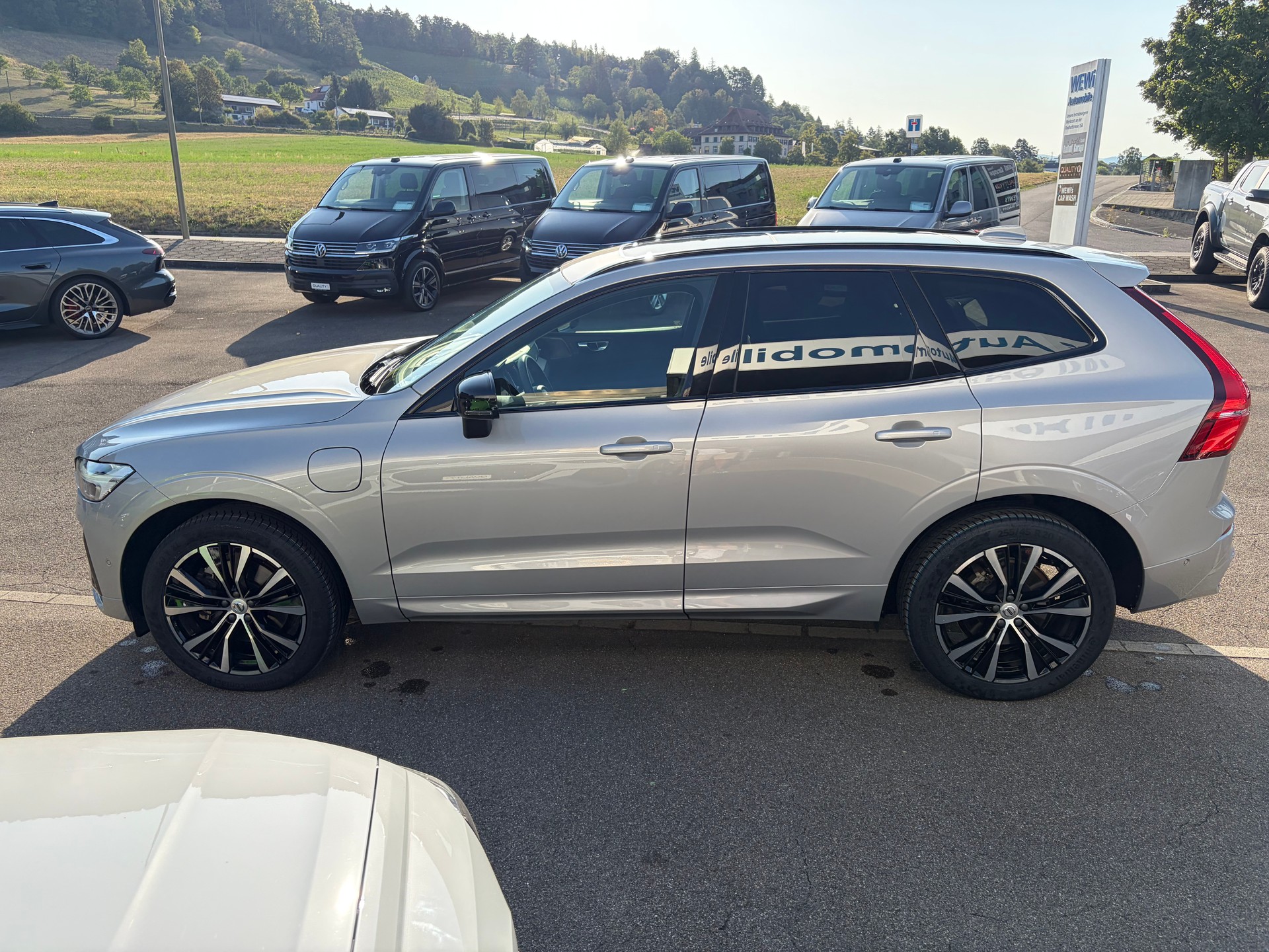VOLVO XC60 T6 eAWD PluginHybrid Ultimate Dark Geartronic-image-4