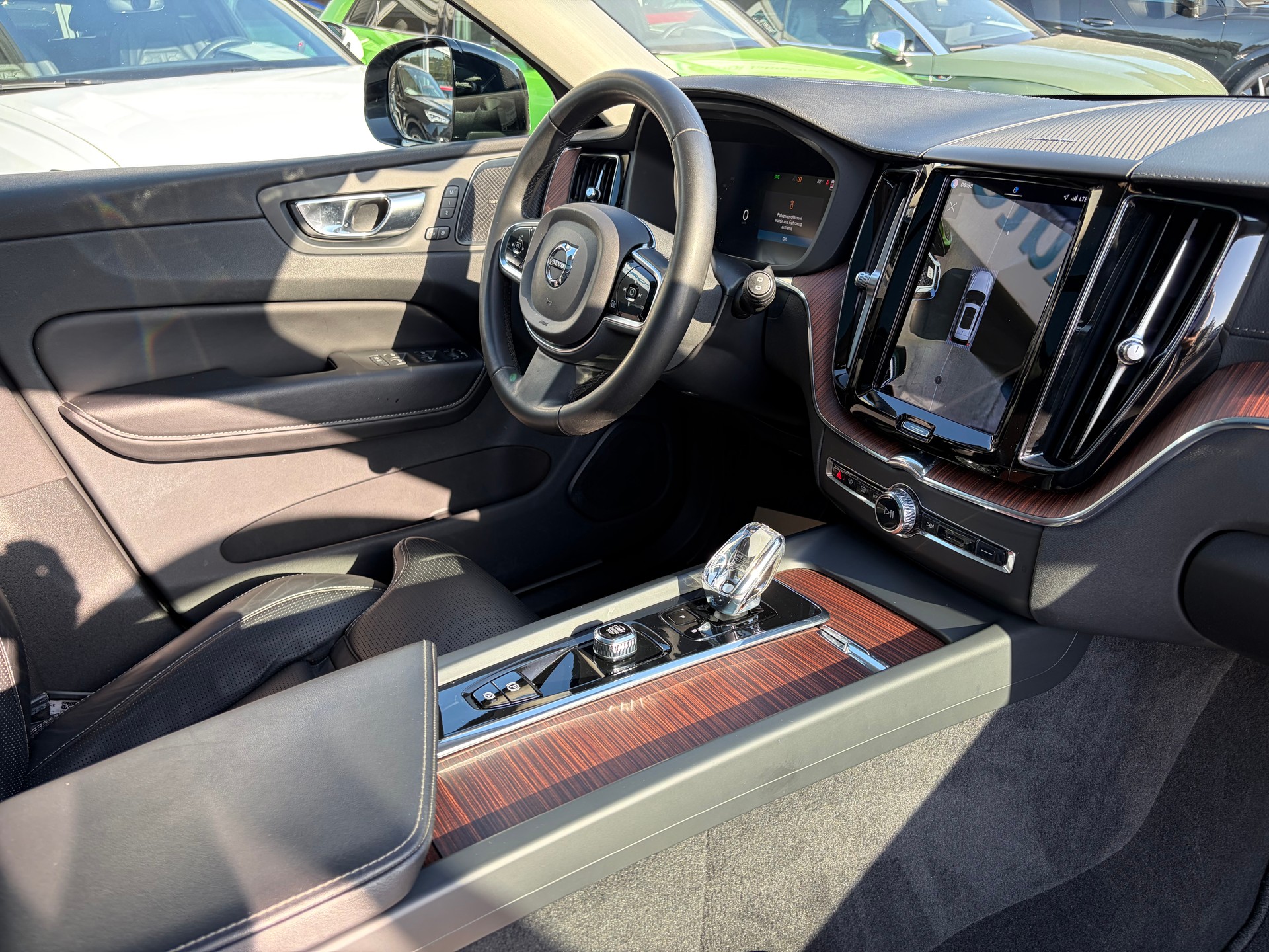 VOLVO XC60 T6 eAWD PluginHybrid Ultimate Dark Geartronic-image-21