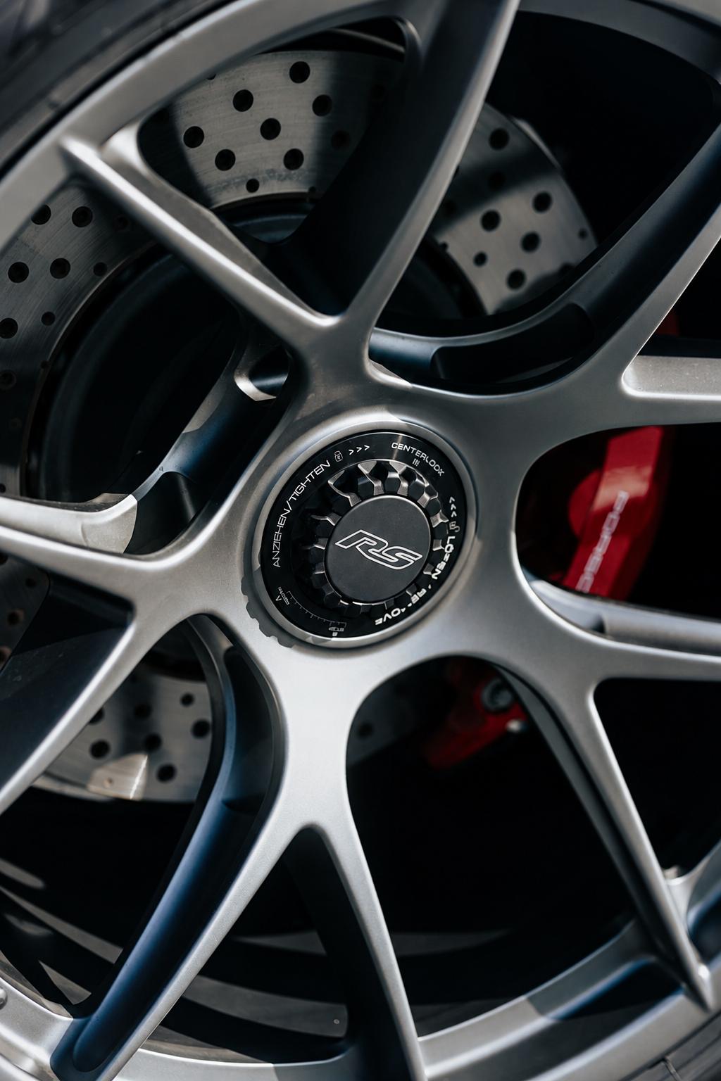 PORSCHE 911 Coupé 4.0 GT3 RS WEISSACH-image-23