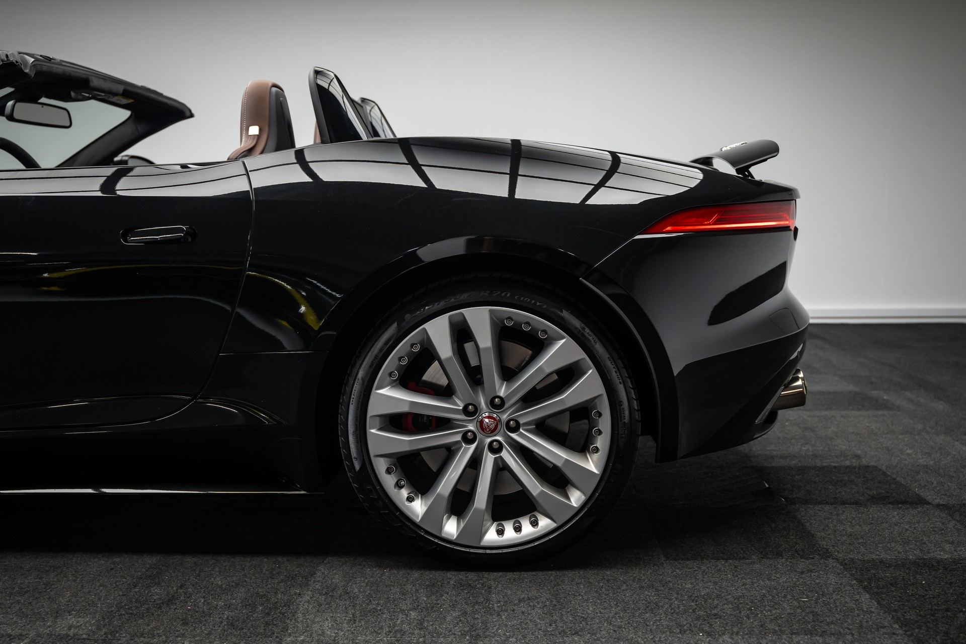 JAGUAR F-Type Convertible S 5.0 V8 S/C * PERFORMANCE-PAKET * LEASING AB 396.- *-showroom-element-2